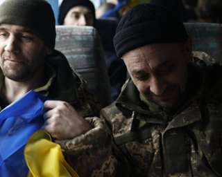 Обмін полоненими України та Росії: додому повернулися 150 військових ЗСУ (фото)