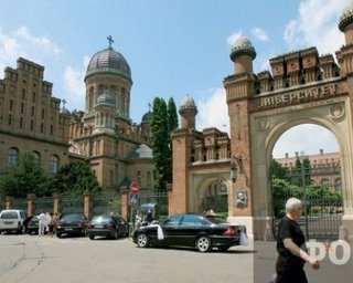 Буковинские регионалы ночуют под избиркомами