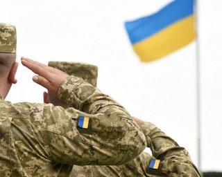 Льготы и помощь: эксперты о зарплатах и поддержке для ветеранов