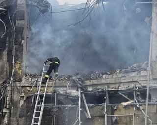 Понад 20 поранених і 5 загиблих: що відомо про ракетний удар ЗС РФ по Дніпру (фото)