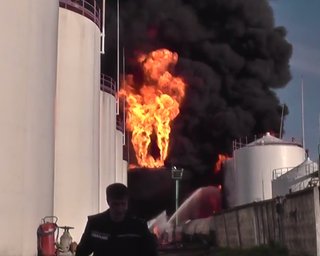 Пожар на нефтебазе БРСМ: один человек погиб