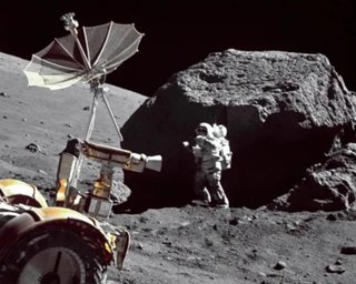 На Місяці знаходяться технології інопланетян, вважають вчені: як вони там опинилися