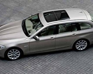BMW представила 5 Series с кузовом "универсал"
