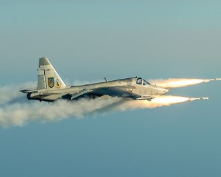 МіГ-29 ЗСУ вдарив по базі РФ на цукровому заводі в Тьоткіно (відео)