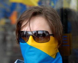 В Черкассах обновляют государственные флаги из-за закона о языках
