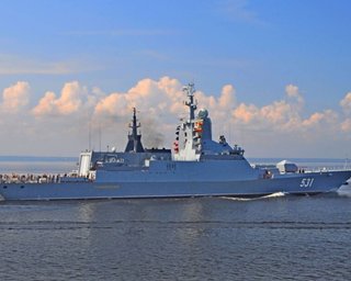 Медаль за ракеты: в РФ наградили командира корвета за обстрел вертолета Дании