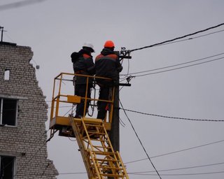 Не буде світла по декілька годин: в яких областях діятимуть графіки відключення електроенергії