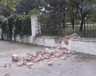 В окупованому Херсоні стався вибух біля СІЗО: кадри наслідків