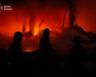 Нічна атака на Київ: кількість постраждалих зросла, біля пологового загинула людина (фото)