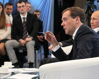 Медведев призвал всех прийти на выборы 