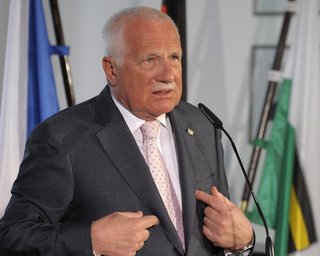 Президент Чехии не приедет на саммит в Крым из-за ситуации с Тимошенко