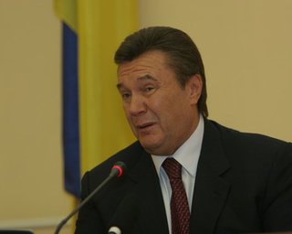 Если Янукович станет президентом, он даст 5-летние налоговые каникулы и увеличит численность населения
