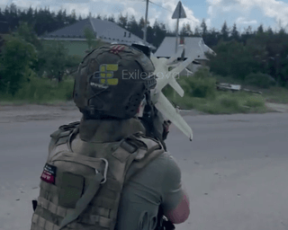 "Давай, рідна": у соцмережах показали, як росіяни намагалися збити український дрон (відео)