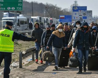 Должны защищать свою страну: в партии Мерца выступают за возвращение украинских мужчин домой