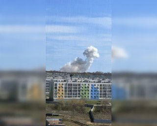 У РФ здійнявся дим над Самарським пороховим заводом: від вибуху "все затремтіло" (відео)