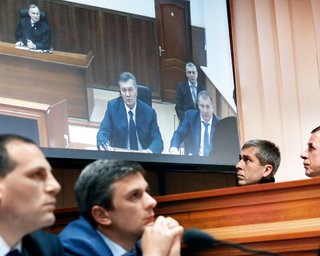 Посадить бывшего. Чем закончится судебный процесс над Виктором Януковичем