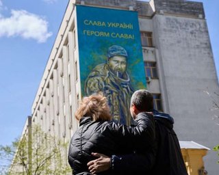 "Слава Україні": у Києві намалювали мурал на честь розстріляного Олександра Мацієвського (фото)