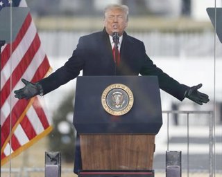 Трамп хотел принять участие в марше своих сторонников к Капитолию, но его отговорили,  – Reuters