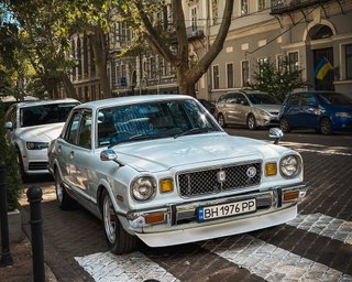 Японская классика: в Украине заметили премиальную Toyota 70-х в отличном состоянии (фото)