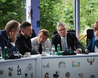 Макрон, Мерц, Стармер и другие: лидеры ЕС призвали Трампа говорить с Путиным после прекращения огня