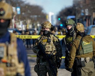 Очередная жертва рейдов ICE: в США силовики из иммиграционной службы застрелили мужчину
