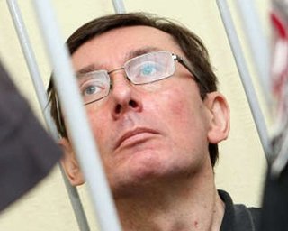 Луценко неудобно говорить о своем здоровье, - адвокат