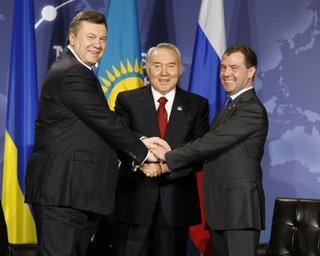 Янукович: уран будем вывозить постепенно