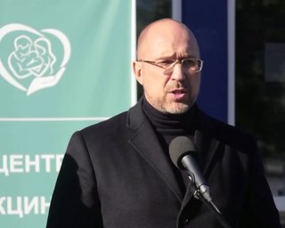 "Этого нет нигде в мире": Шмыгаль назвал противозаконной принудительную вакцинацию от COVID-19