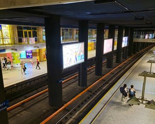 Українець паралізував роботу метро у Варшаві й серйозно поплатився за це, — ЗМІ