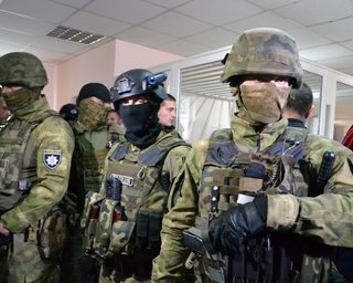 Суд арестовал всех подозреваемых в покушении на активиста Михайлика