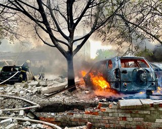 Дніпро атакували понад 10 ракетами: подробиці обстрілу (фото)