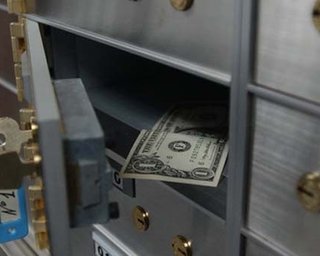 Нацбанк: Валютные депозиты населения в январе выросли на 2%