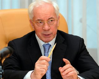 Азаров советует поторопиться с покупкой квартиры в Киеве