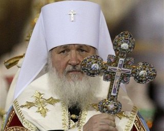 В Луганске вместе с патриархом Кириллом молятся более десяти тысяч человек 