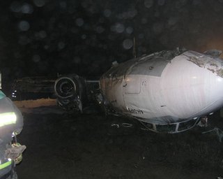 Выжившие пассажиры Ан-24 рассказали, как упал самолет в Донецке