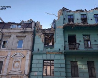 Нічний обстріл Одеси: ЗС РФ випустили 19 ракет, є жертви і серйозні руйнування (фото, відео)