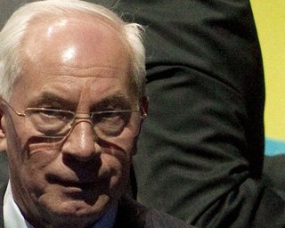 Азаров считает, что корень проблемы на российской таможне в невнимательности украинских экспортеров