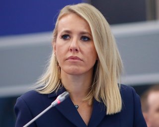 "Дуже гострозумний": Собчак влаштувала істерику через попередження Зеленського щодо авіаперельотів над РФ