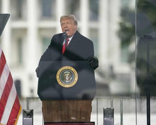 "Мне бы не хотелось оказаться на его месте": Трамп сорвал голос, когда кричал на иранцев, — Грэм