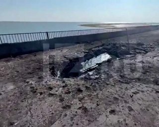 "Сделано во Франции": мост в Чонгаре атаковали четыре ракеты, – росСМИ