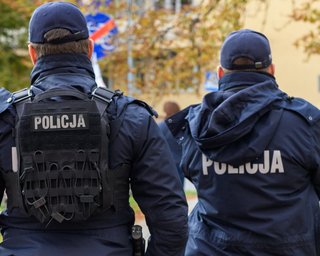 Вдарила через українську мову: у Польщі жінка напала на двох 13-річних дівчат