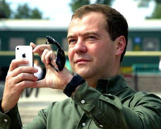 Премьер-министр России назвал новые американские санкции объявлением войны