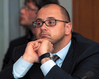 Ехал на концерт, а оказался в миграционном изоляторе: в Швеции задержали бывшего депутата Святаша
