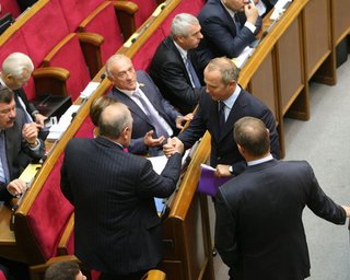 Второе после каникул заседание парламента продолжалось около двух часов