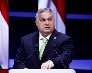 На тлі удару по лікарні "Охматдит" Орбан у Китаї говорив про перемир'я України з РФ, — WP