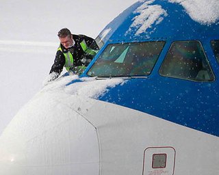 Нью-йоркские аэропорты частично возобновляют работу