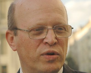 Суд Донецка не имел права забирать у Бандеры Героя, - Зварыч