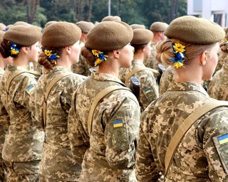 Рада поддержала добровольный воинский учет для женщин: но есть исключение