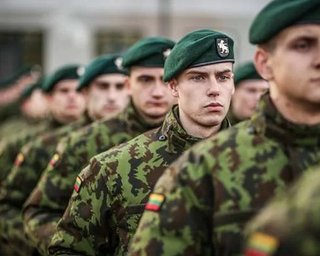 Добровольців більше, ніж місць: у Литві рекордна кількість охочих піти в армію
