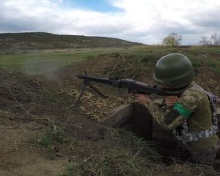 Помехой не стало даже ранение: бывший учитель труда получил награду от Сырского